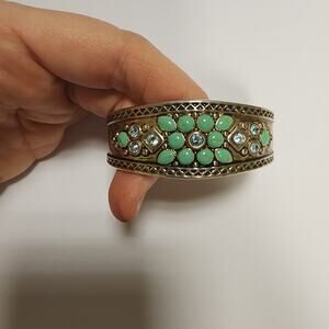 Cuff bracelet southwestern faux turquoise Silver Tone Marked Best jb